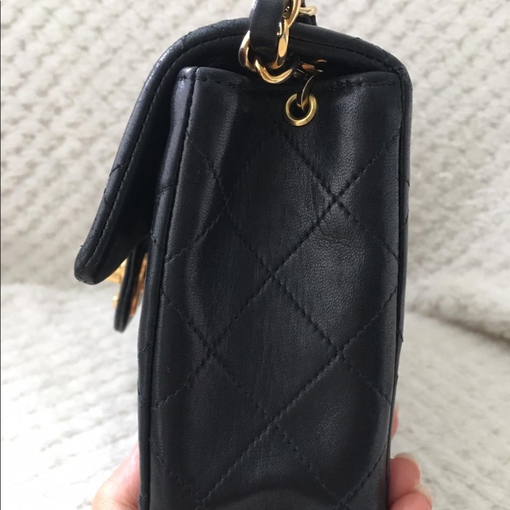 🌈SOLD🌈Authentic Chanel Vintage Black Square Mini Lambskin 24k Gold hardware - Picture 4 of 13